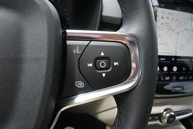 Used 2024 Volvo XC40 B5 Plus w/ Protection Package Premier AWD/4WD image 31