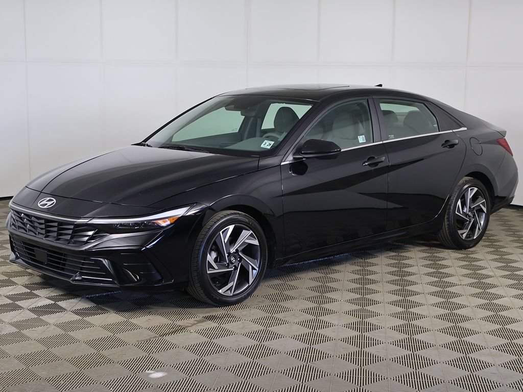 Used 2024 Hyundai Elantra SEL w/ Convenience Package FWD image 9
