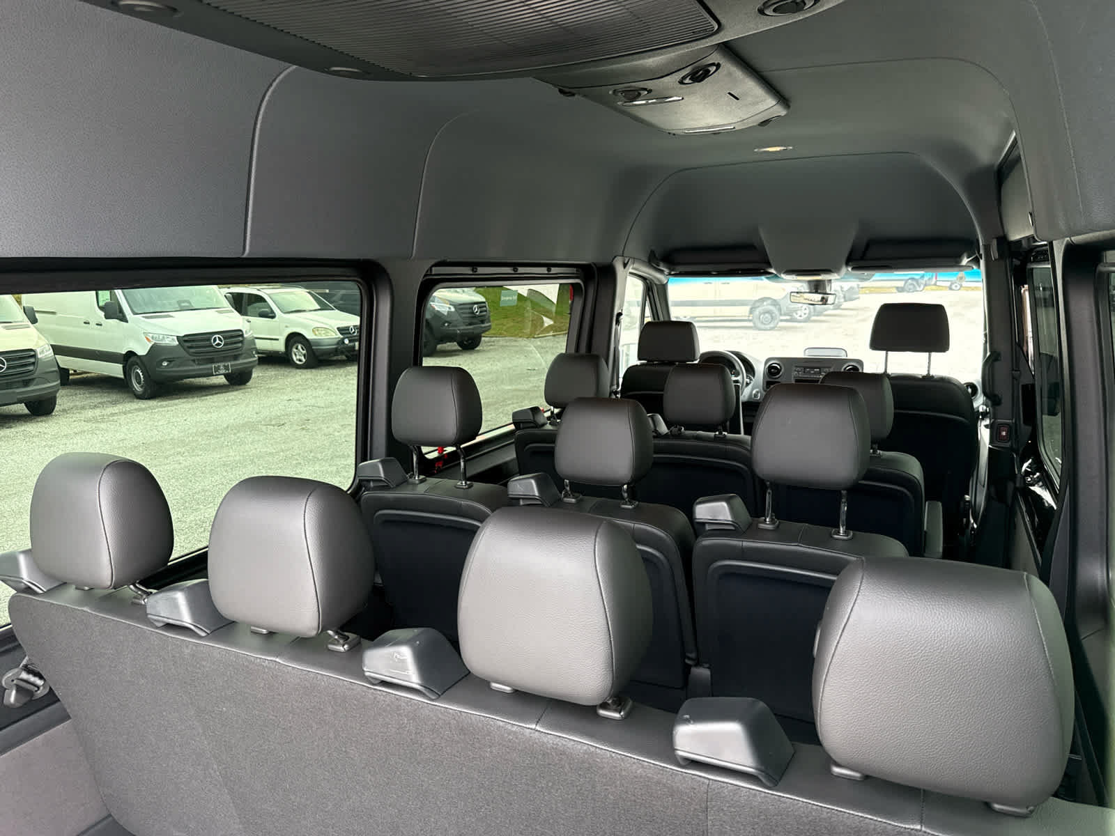 Used 2025 Mercedes-Benz Sprinter 2500 image 28