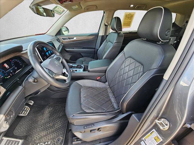Used 2024 Volkswagen Atlas SEL Premium R-Line AWD/4WD image 16