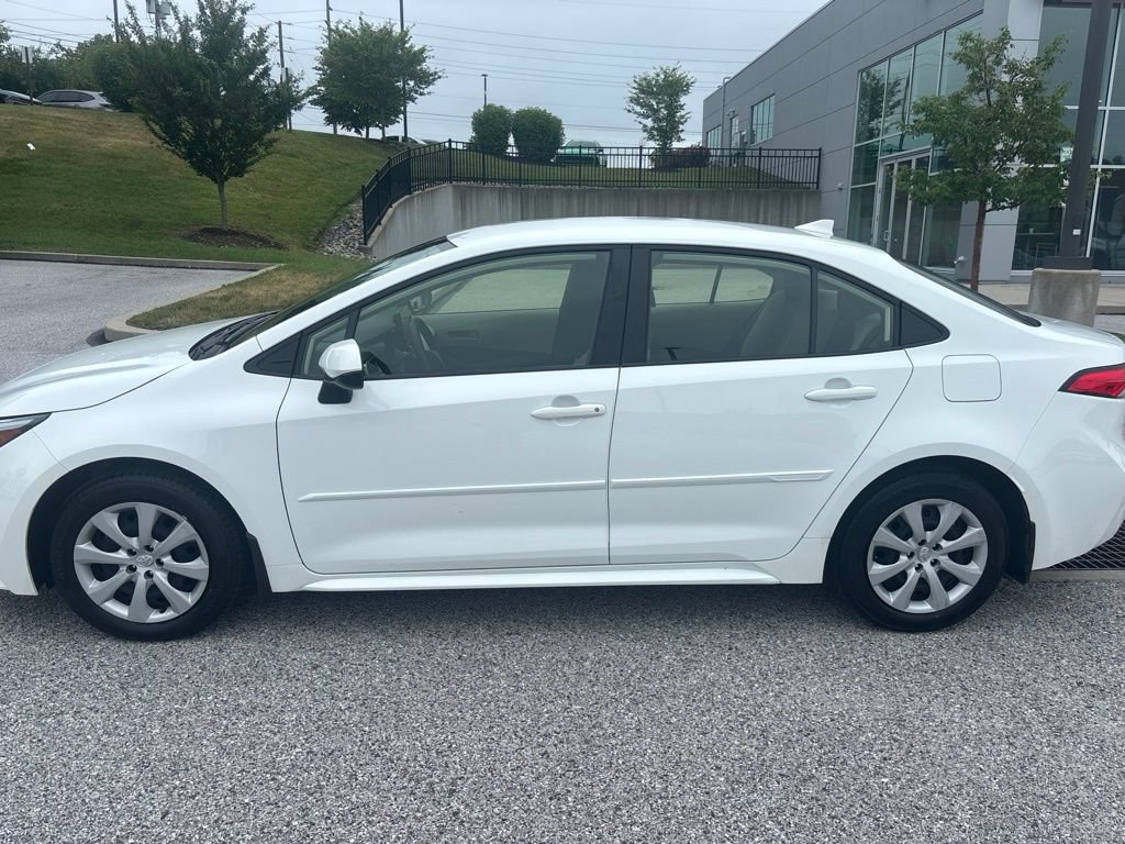 Used 2023 Toyota Corolla LE FWD image 5