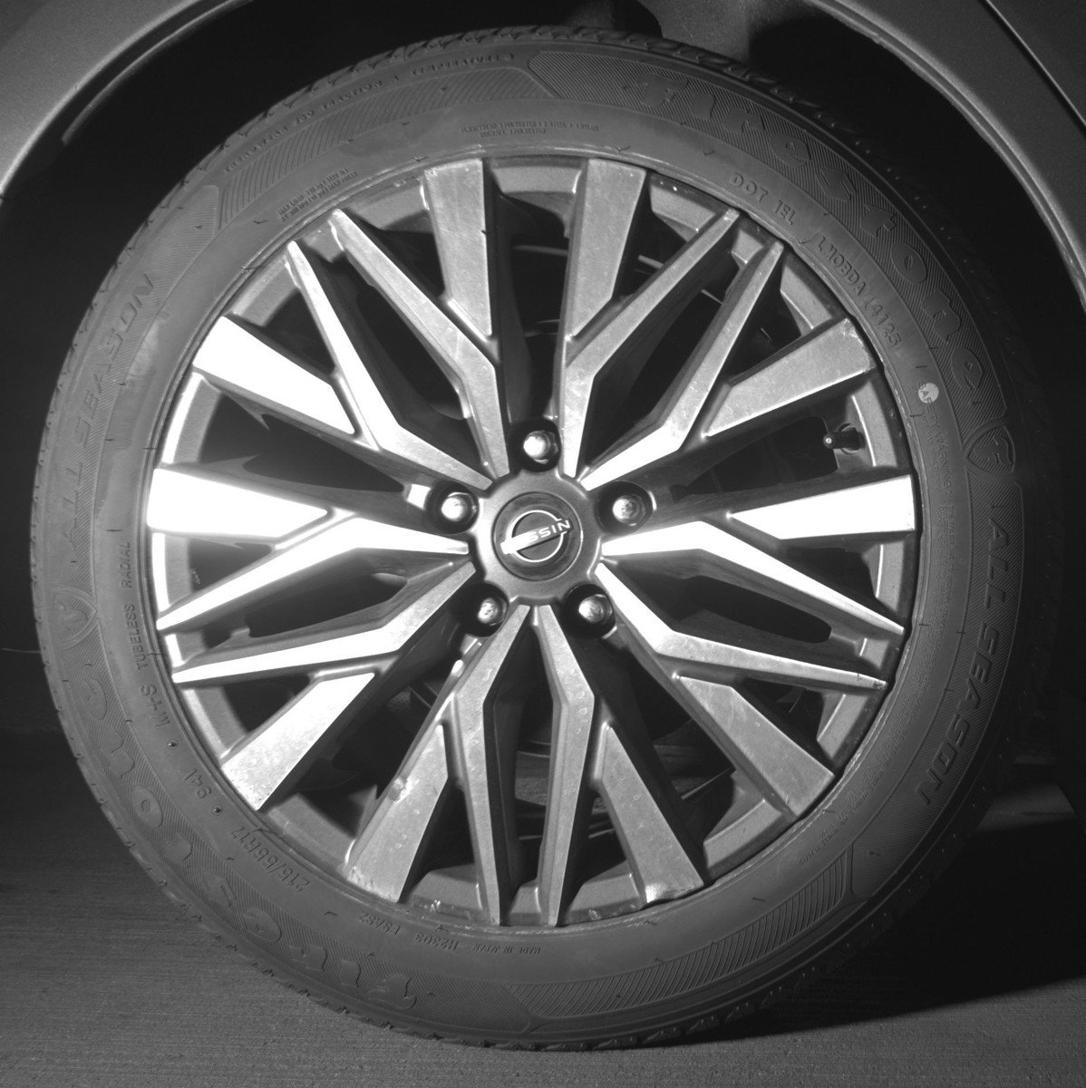 Used 2025 Nissan Altima 2.5 SV image 15