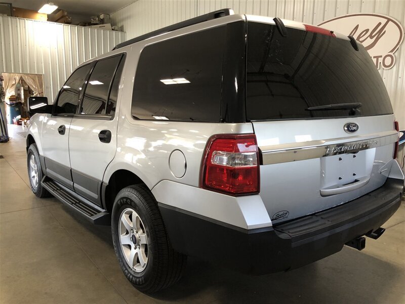 Used 2016 Ford Expedition XL AWD/4WD image 3