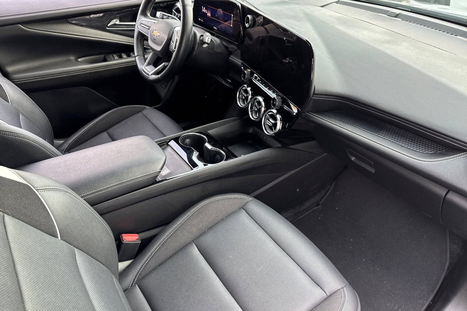 Used 2024 Chevrolet Blazer EV LT image 19