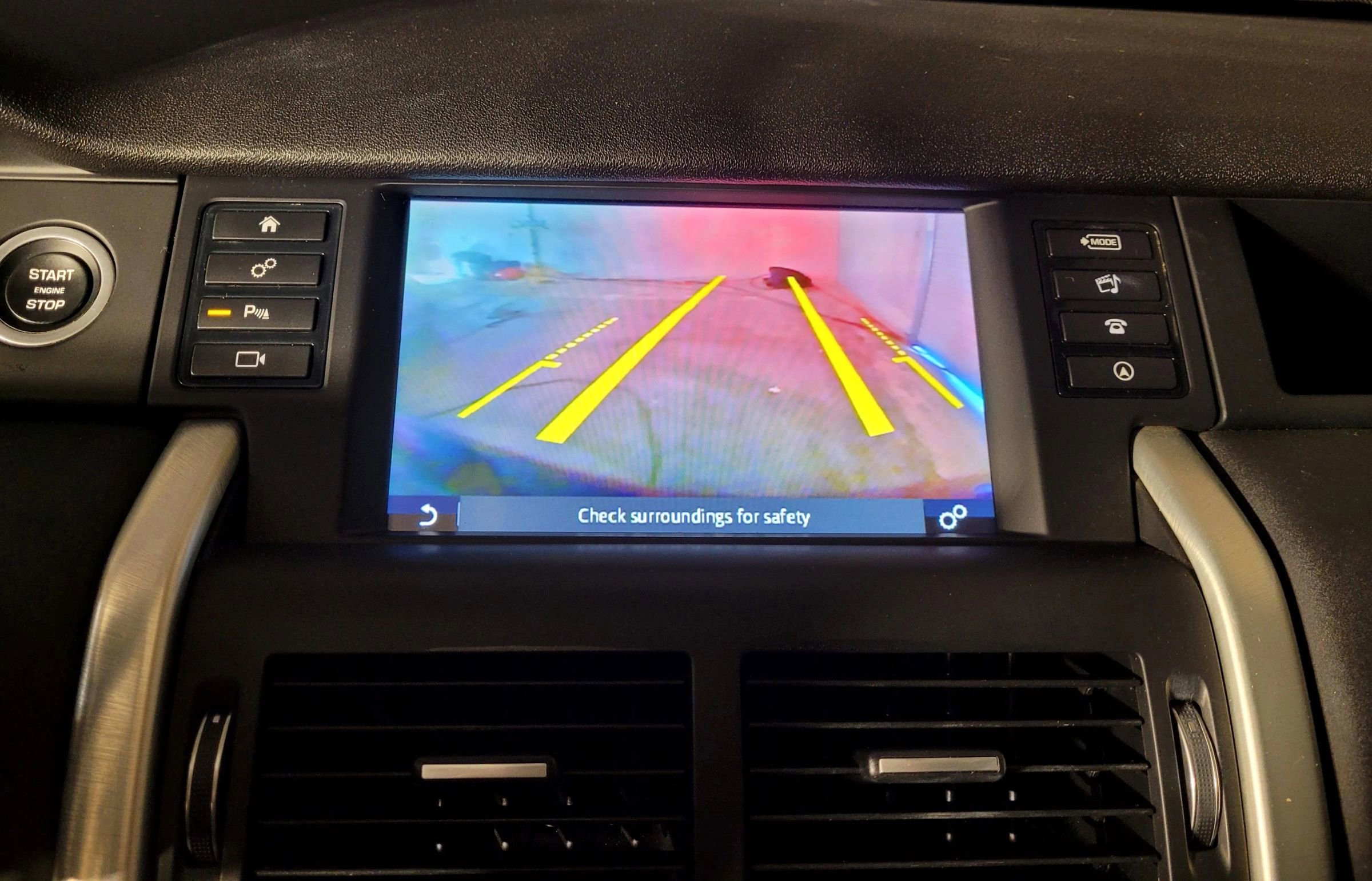 Used 2017 Land Rover Discovery Sport SE image 27