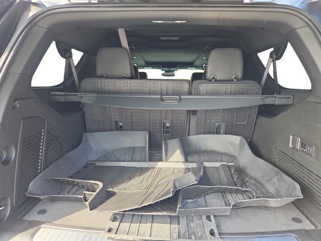 Certified 2025 Chevrolet Suburban RST w/ RST Capability Package AWD/4WD image 19