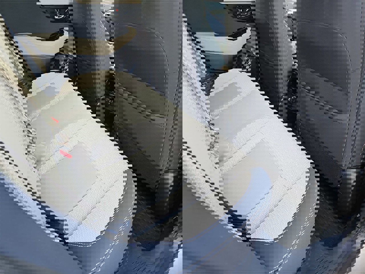 Used 2020 Subaru Outback Premium image 11