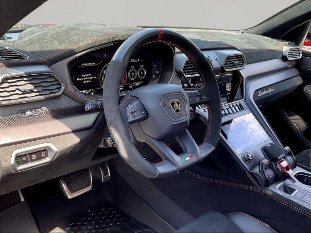 Used 2023 Lamborghini Urus Performante AWD/4WD image 17