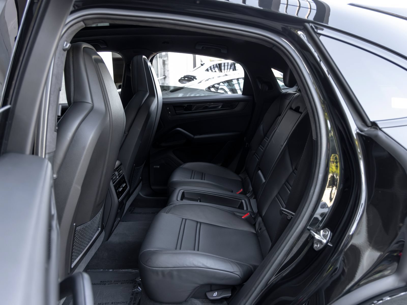 Certified 2025 Porsche Cayenne GTS AWD/4WD image 46