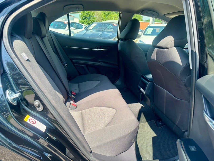 Used 2018 Toyota Camry LE FWD image 15
