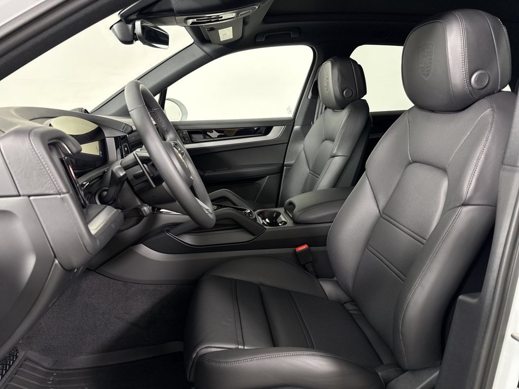 Certified 2026 Porsche Cayenne AWD/4WD image 5