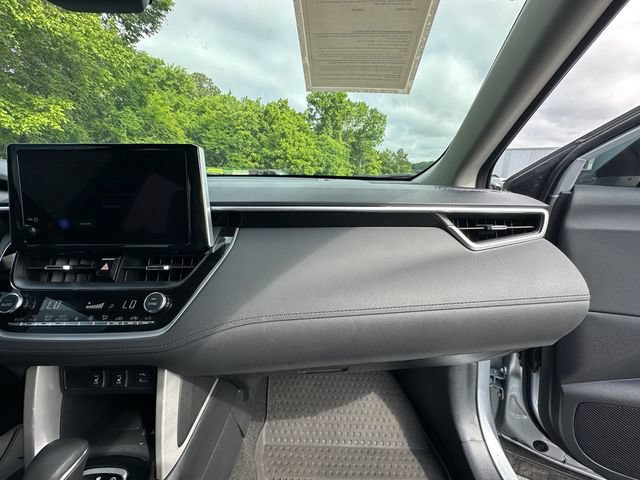 Used 2023 Toyota Corolla Cross XLE FWD image 16