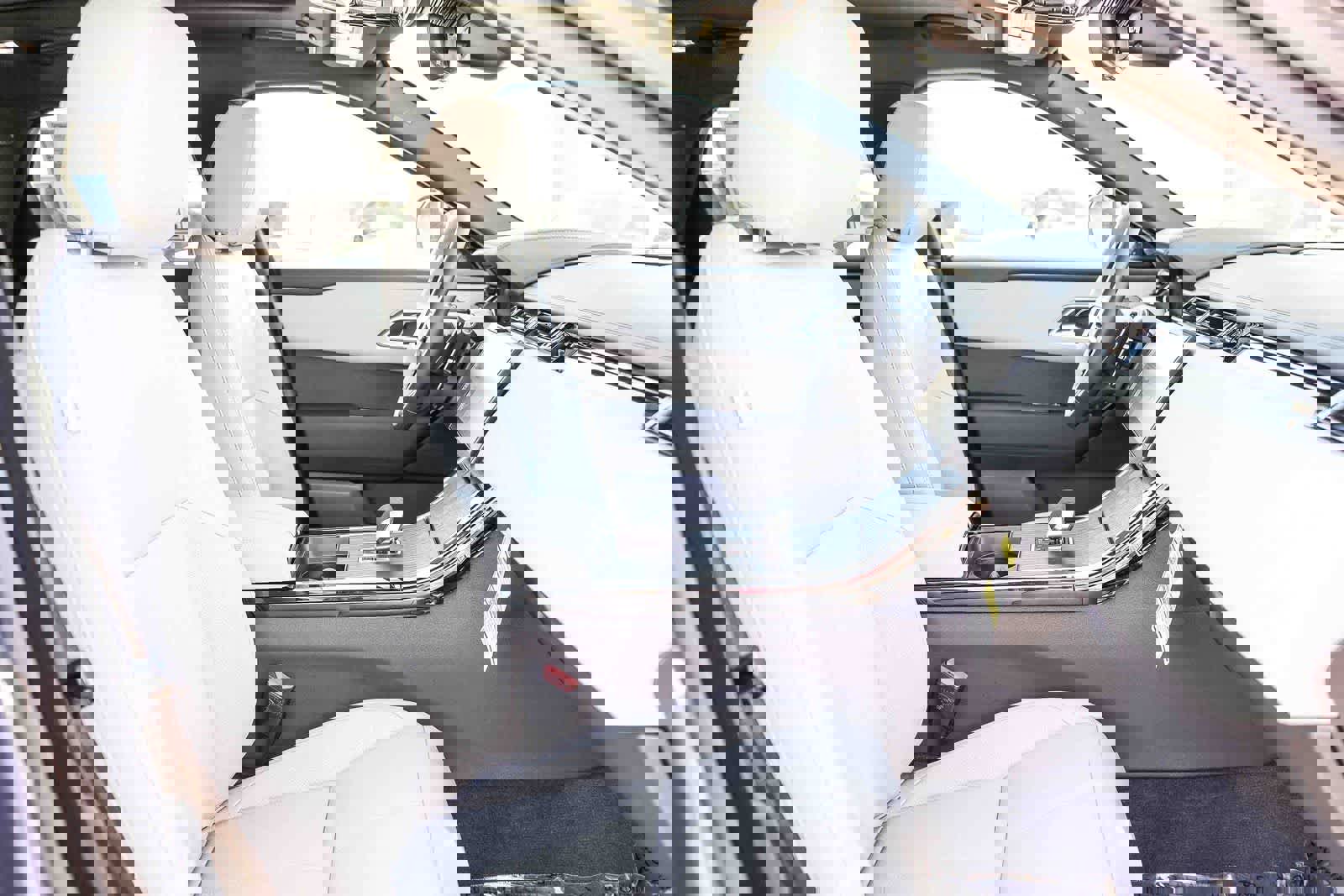 New 2026 Land Rover Range Rover Velar Dynamic SE image 14