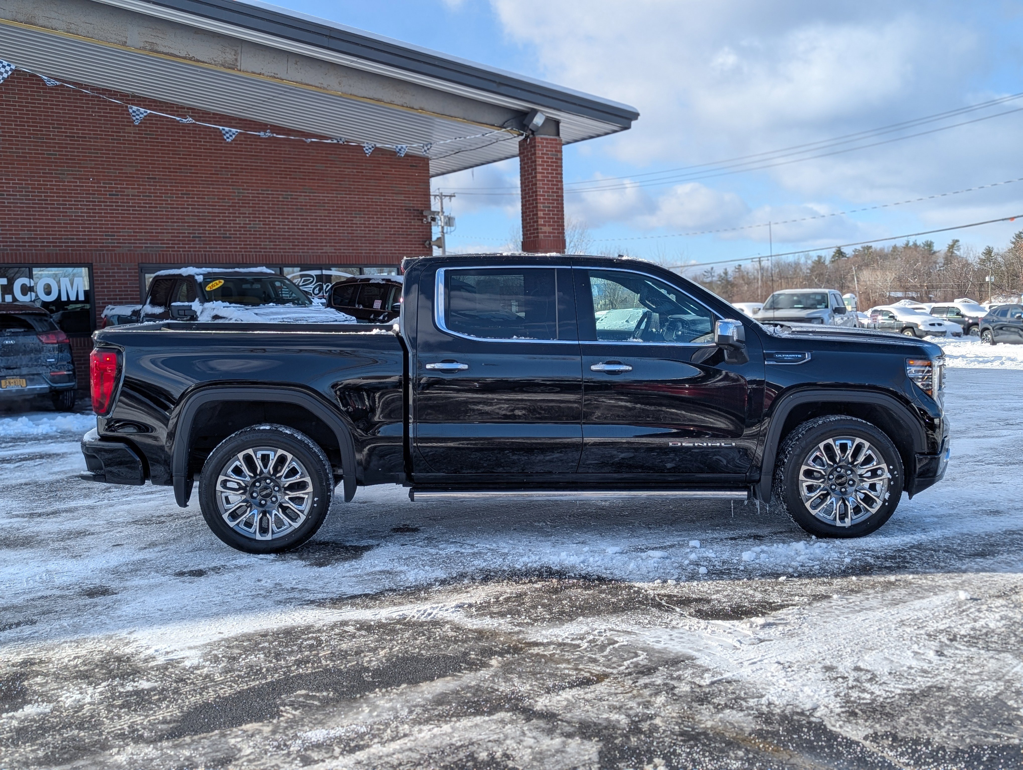 Used 2025 GMC Sierra 1500 Denali Ultimate image 12
