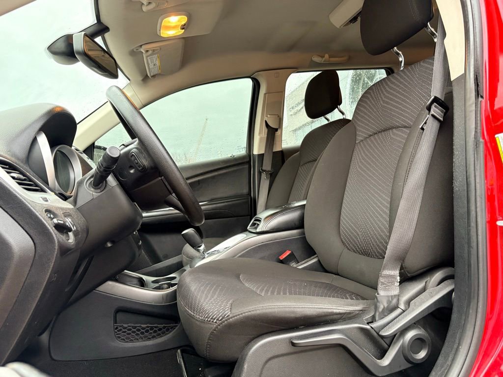 Used 2019 Dodge Journey SE w/ Blacktop Package image 3