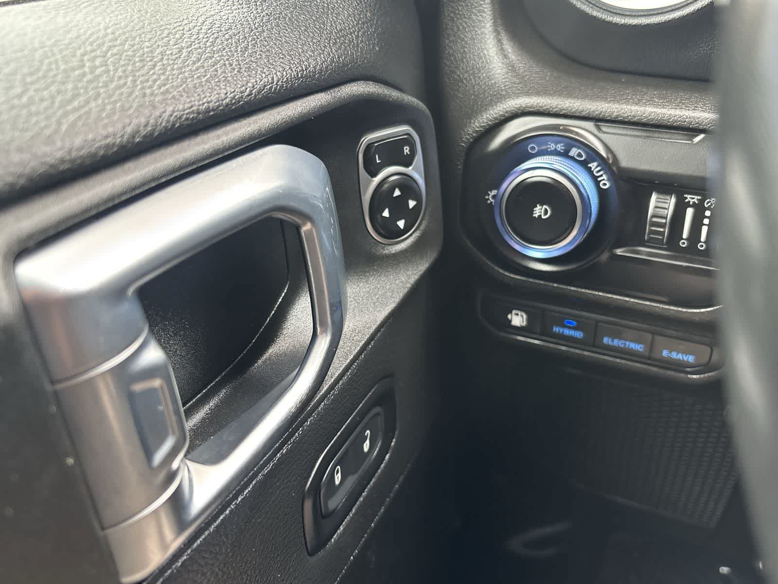 Used 2022 Jeep Wrangler Unlimited Rubicon 4xe w/ Cold Weather Group AWD/4WD image 30