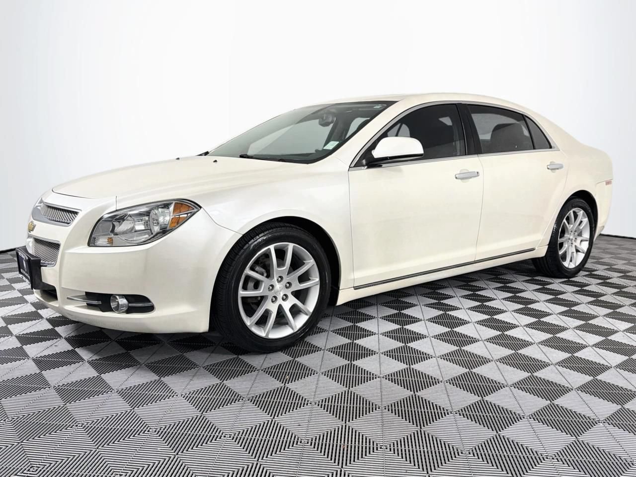 Used 2012 Chevrolet Malibu LTZ FWD image 6