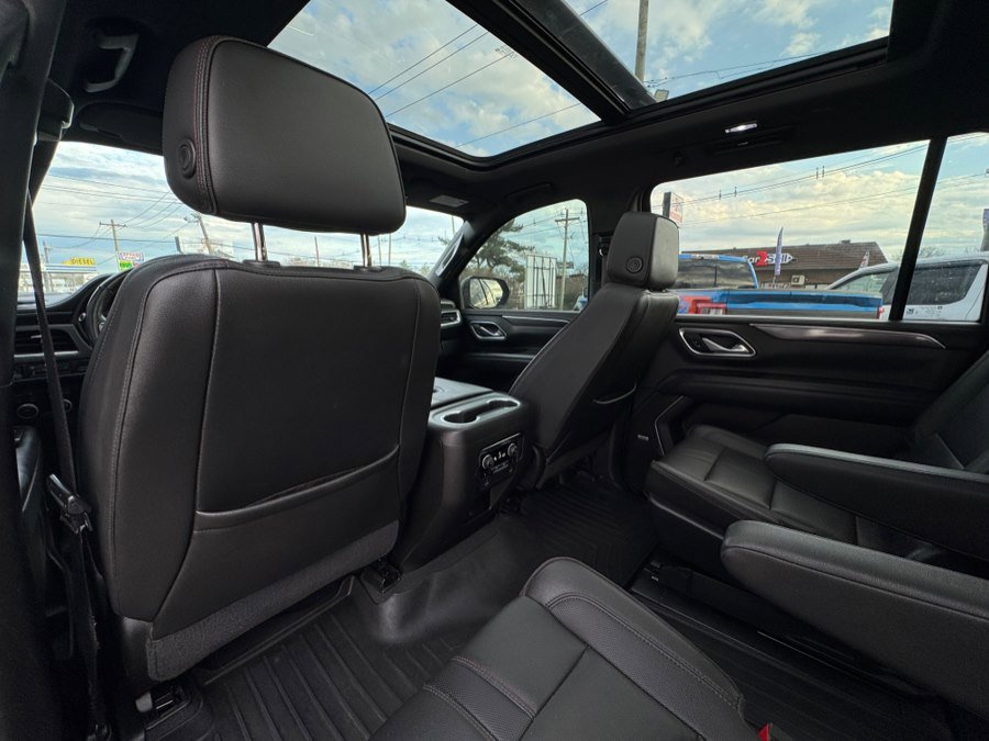 Used 2021 Chevrolet Suburban RST w/ Luxury Package image 27