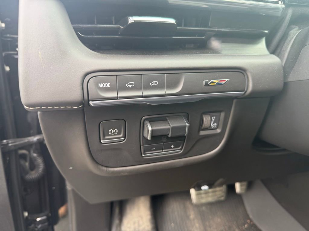 Used 2023 Cadillac Escalade V image 11