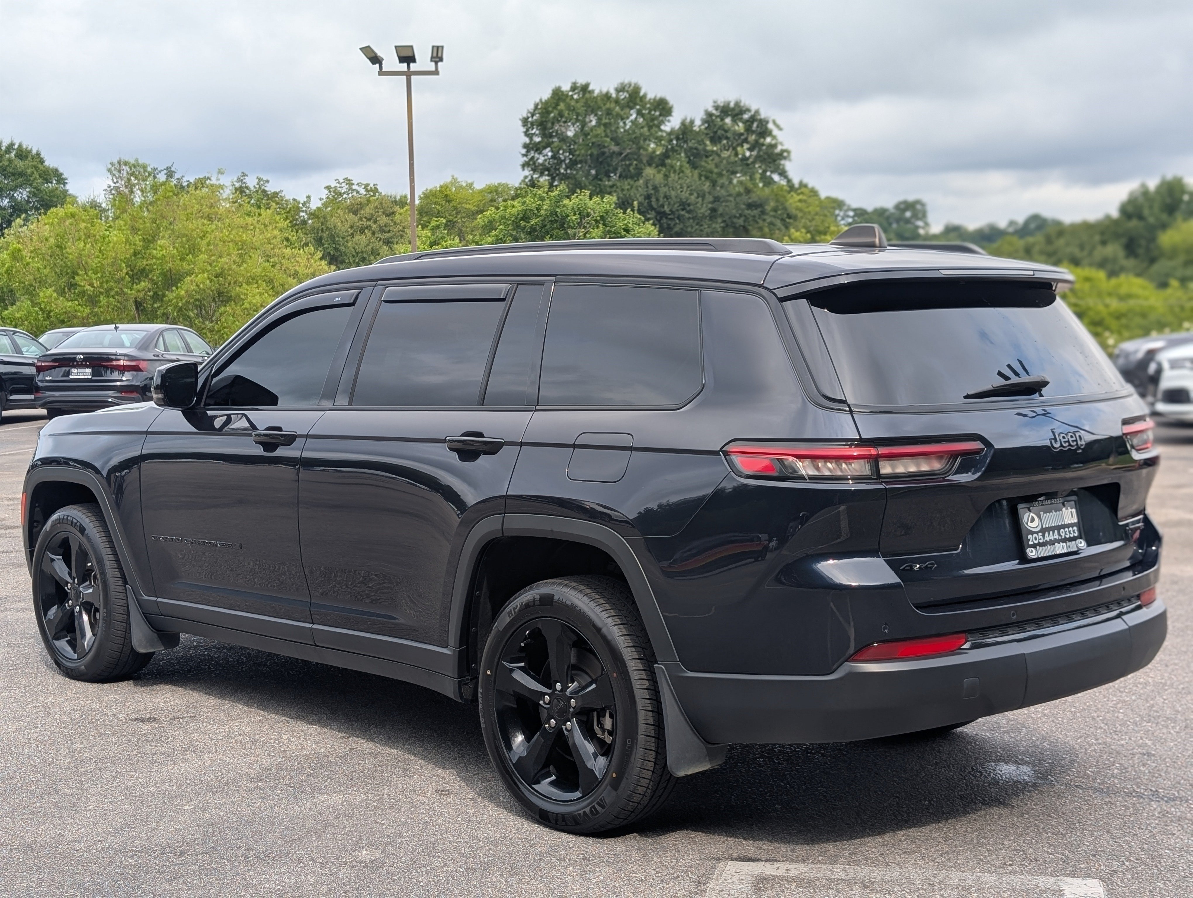 Used 2024 Jeep Grand Cherokee L Limited w/ Black Appearance Package AWD/4WD image 7
