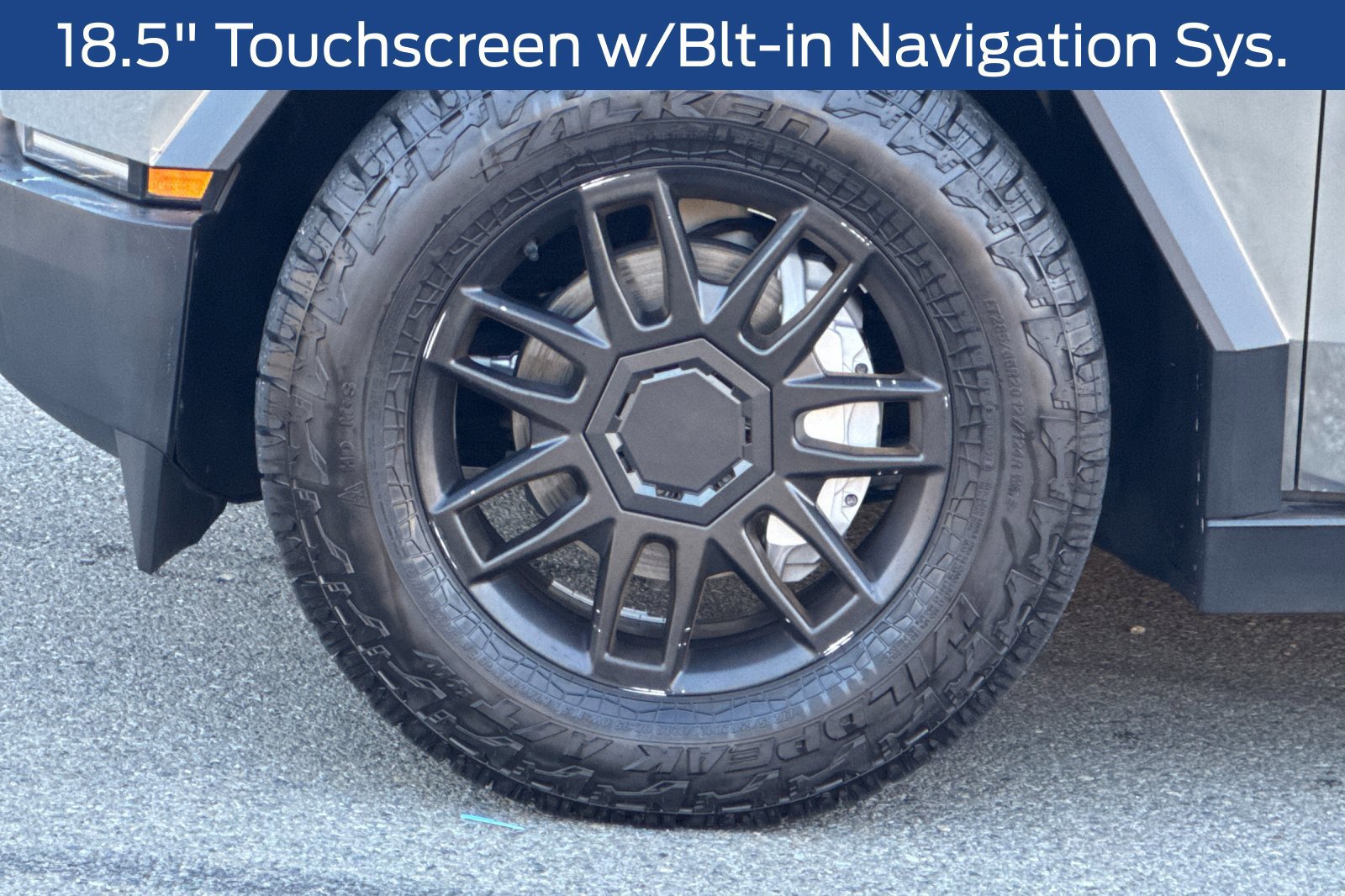Used 2025 Tesla Cybertruck AWD Crew Cab image 31