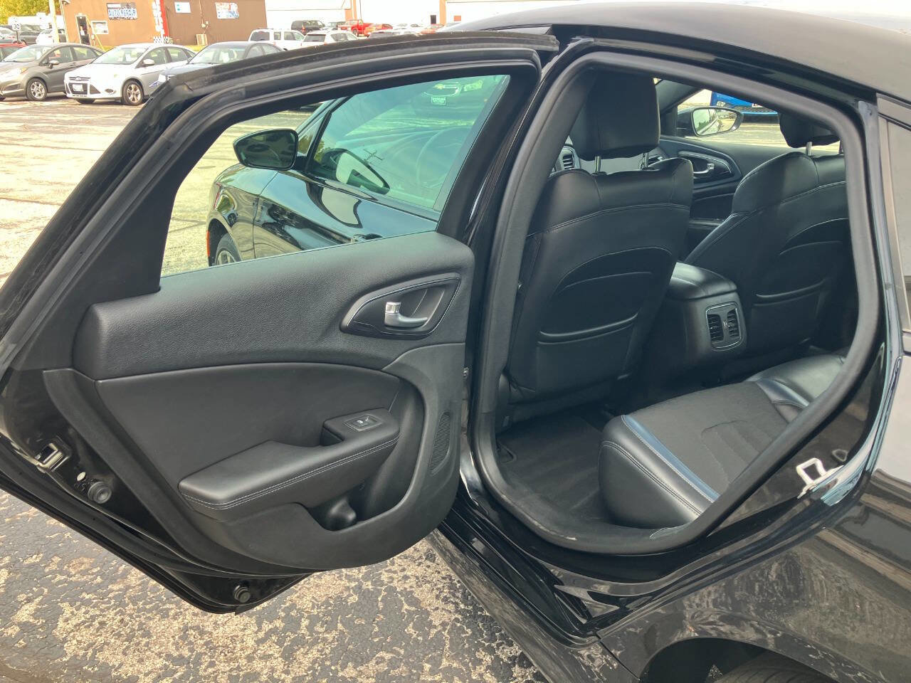 Used 2015 Chrysler 200 S w/ Comfort Group image 11