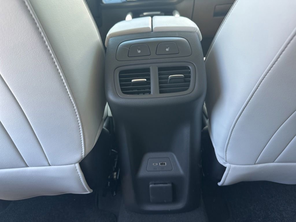 Used 2025 Buick Envision Avenir AWD/4WD image 12