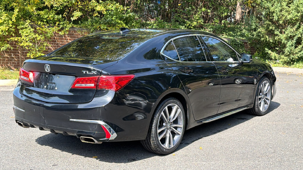 Used 2019 Acura TLX w/ Technology Package FWD image 4
