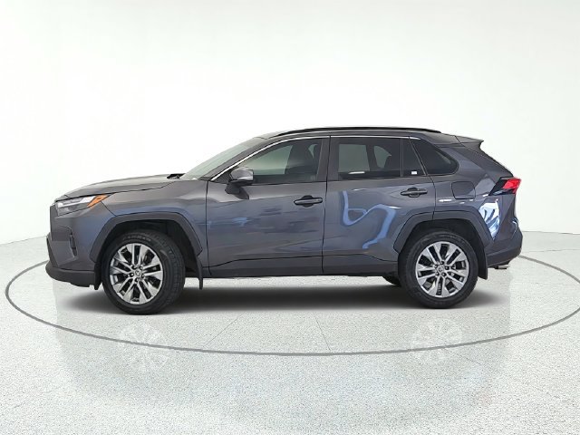 Used 2022 Toyota RAV4 XLE Premium AWD/4WD image 2