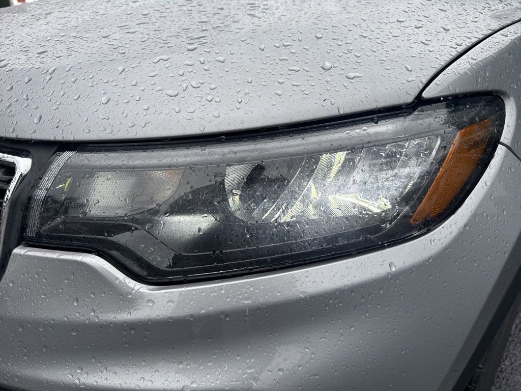 Used 2023 Jeep Compass Sport image 4