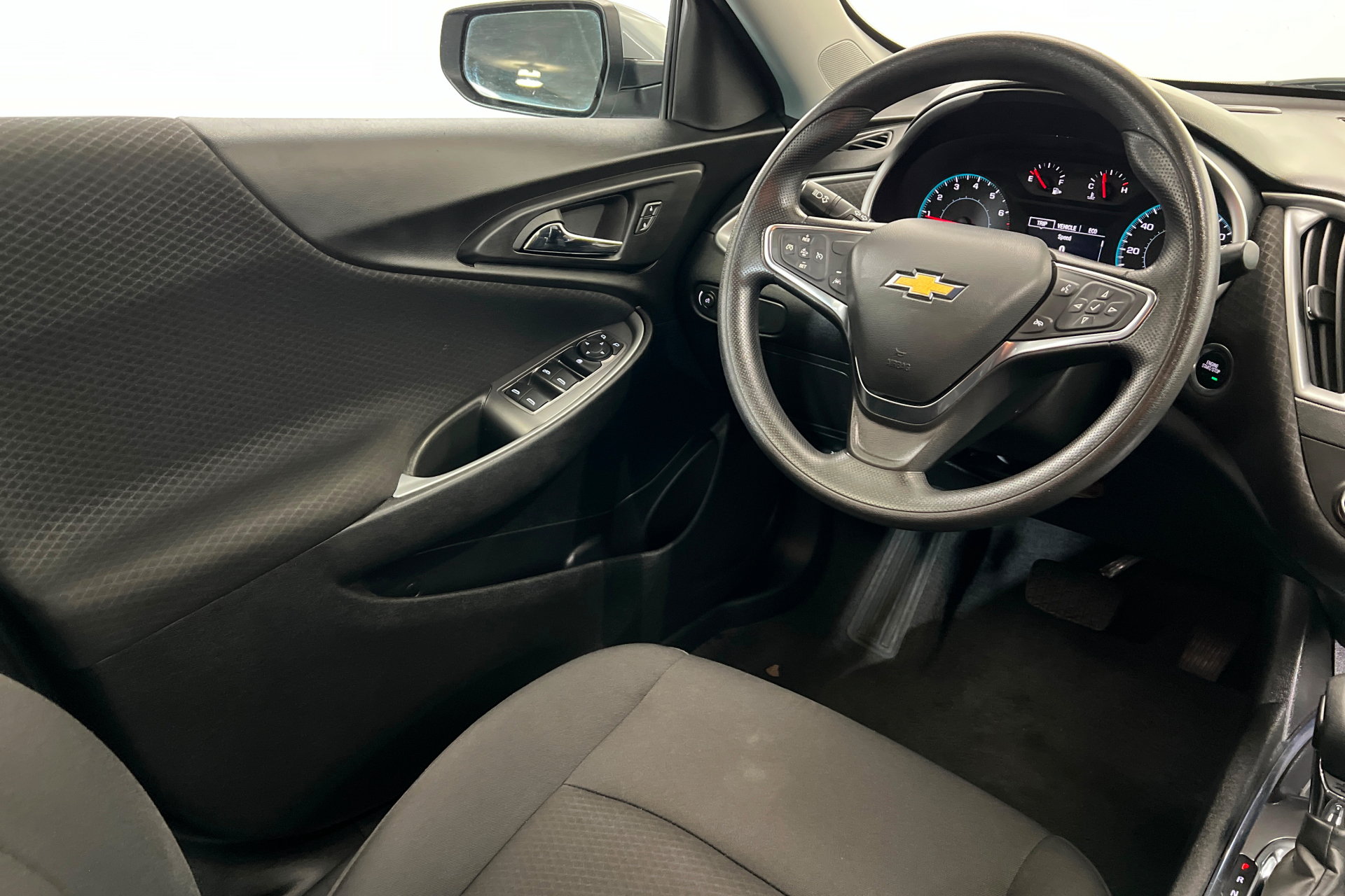 Used 2024 Chevrolet Malibu LT FWD image 12