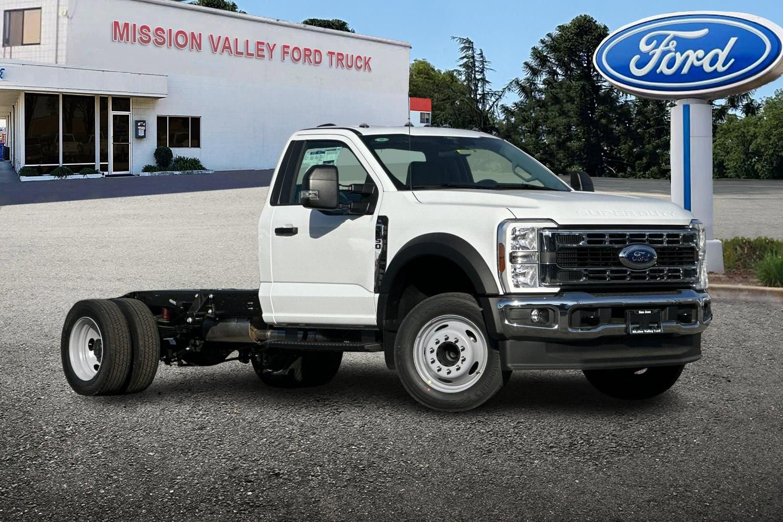New 2026 Ford F450 XL w/ XL Chrome Package RWD image 2