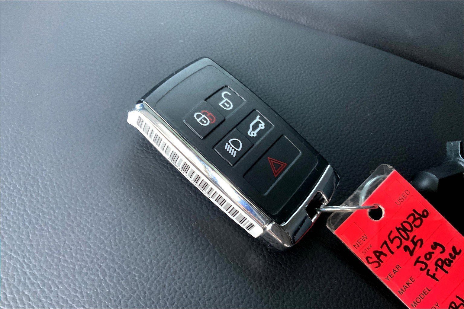 Used 2025 Jaguar F-PACE R-Dynamic S image 13