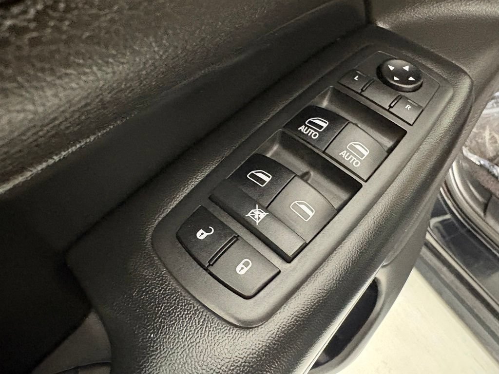 Used 2019 Jeep Grand Cherokee Laredo RWD image 24