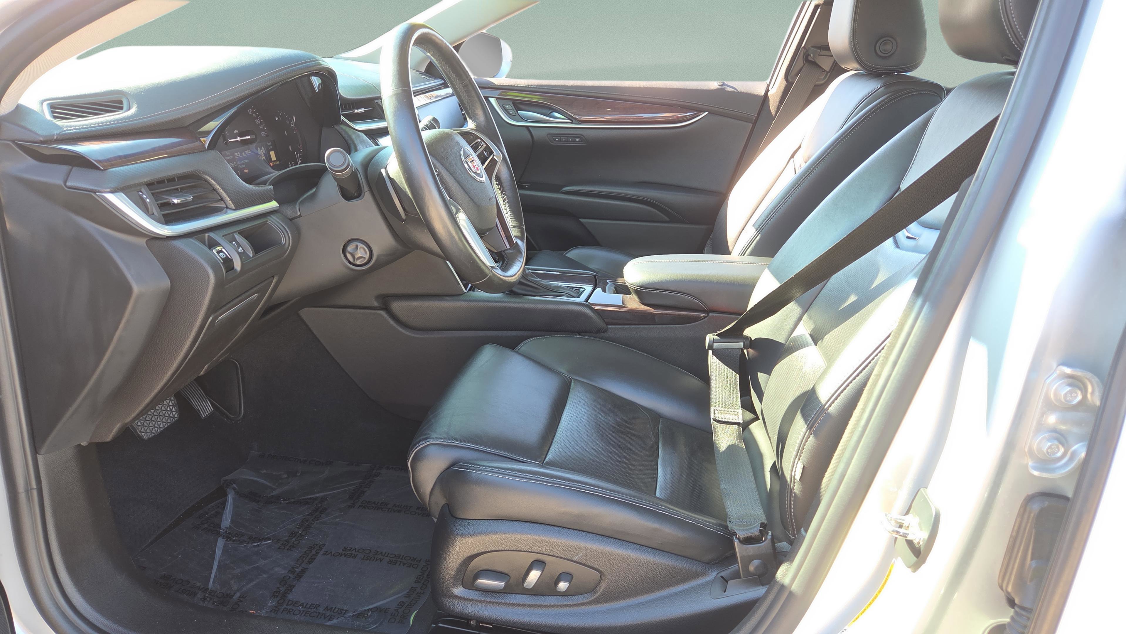 Used 2015 Cadillac XTS Luxury image 10