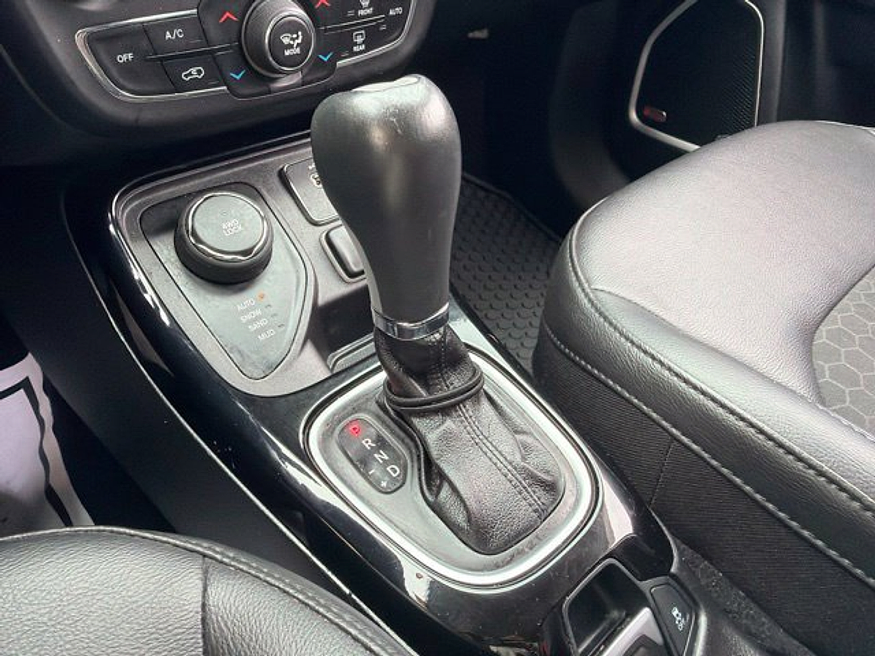 Used 2019 Jeep Compass Latitude AWD/4WD image 22