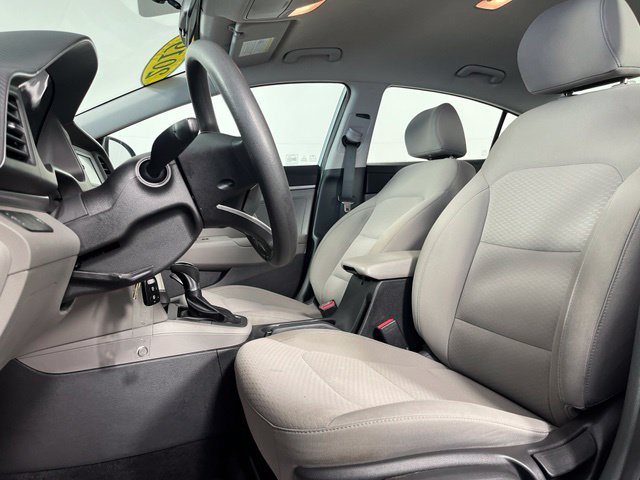 Used 2019 Hyundai Elantra SE FWD image 17