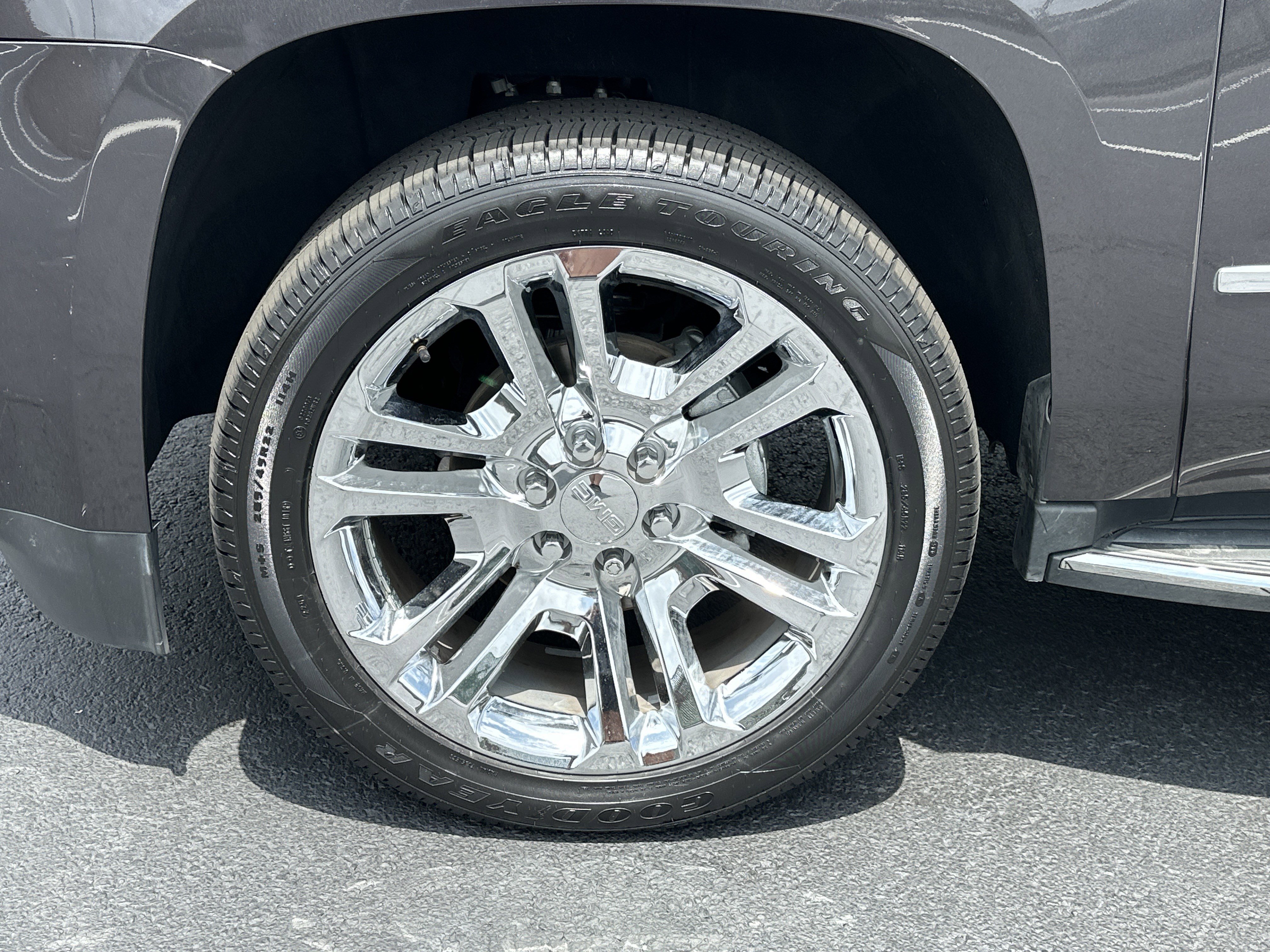 Used 2018 GMC Yukon SLT w/ Premium Edition RWD image 11