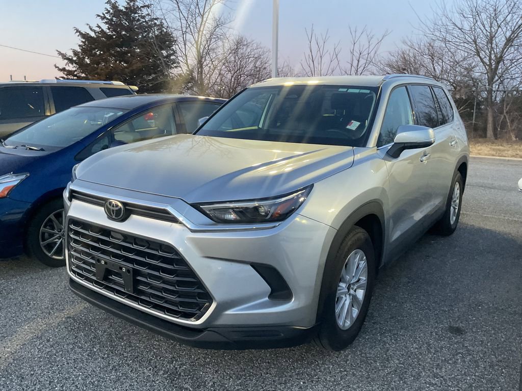 Used 2025 Toyota Grand Highlander AWD image 4