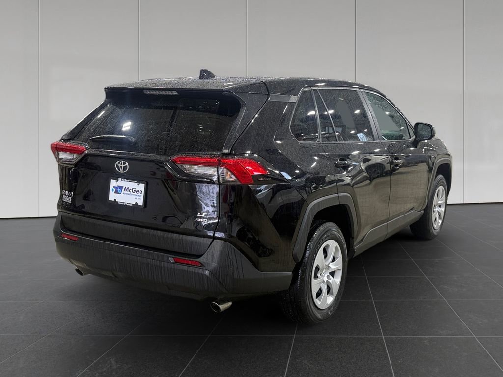 Used 2025 Toyota RAV4 LE image 5