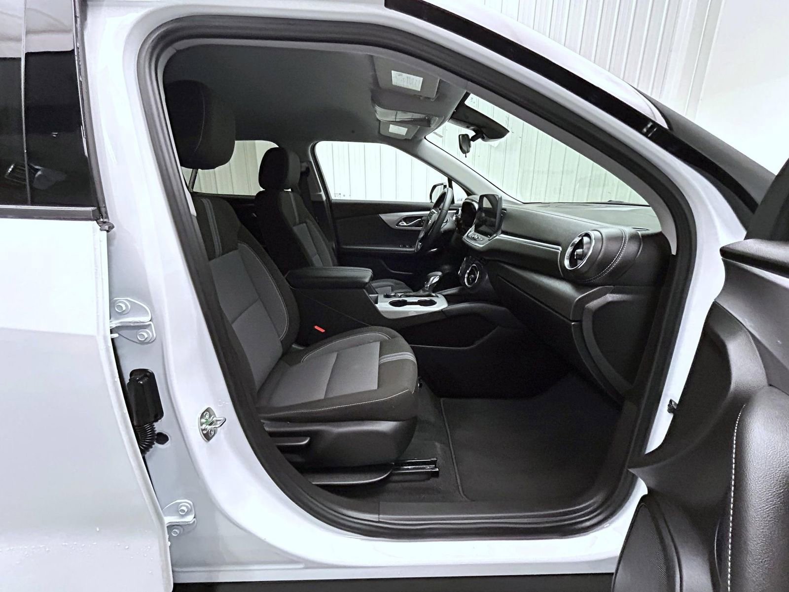 Used 2025 Chevrolet Blazer LT AWD/4WD image 15