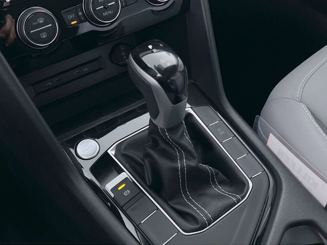 Used 2024 Volkswagen Taos SE image 19