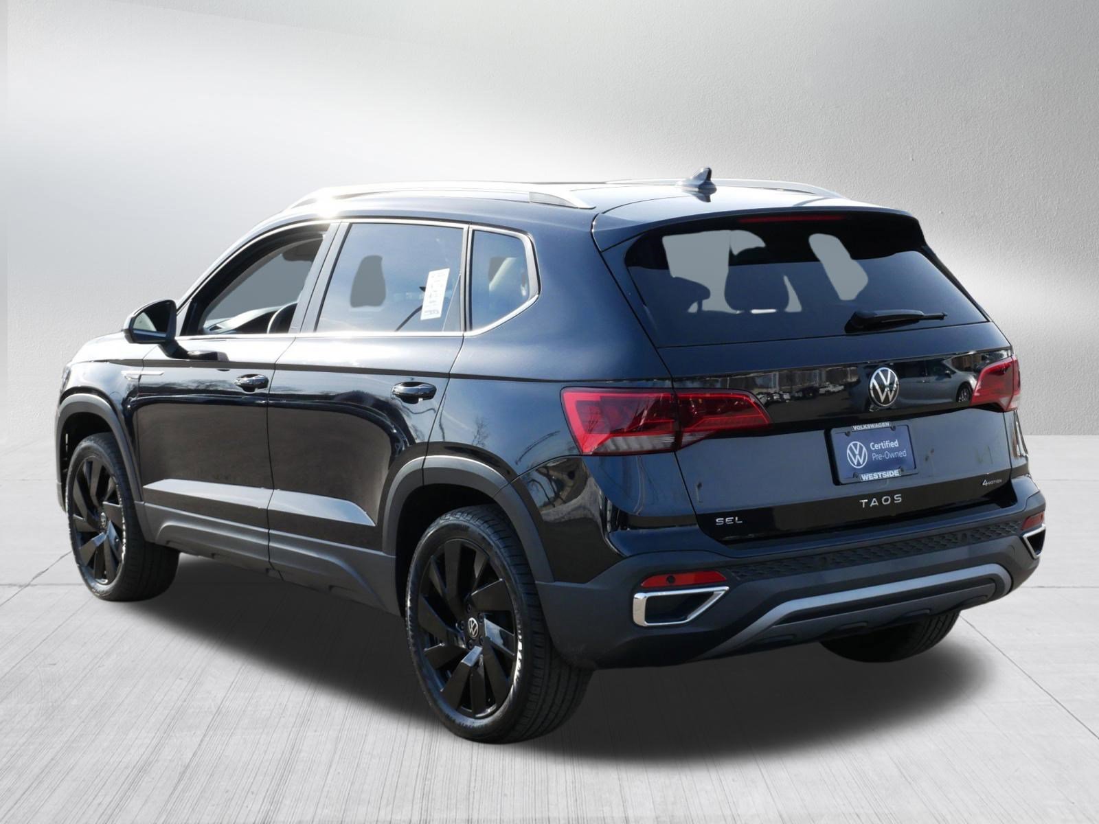 Certified 2024 Volkswagen Taos SEL image 5