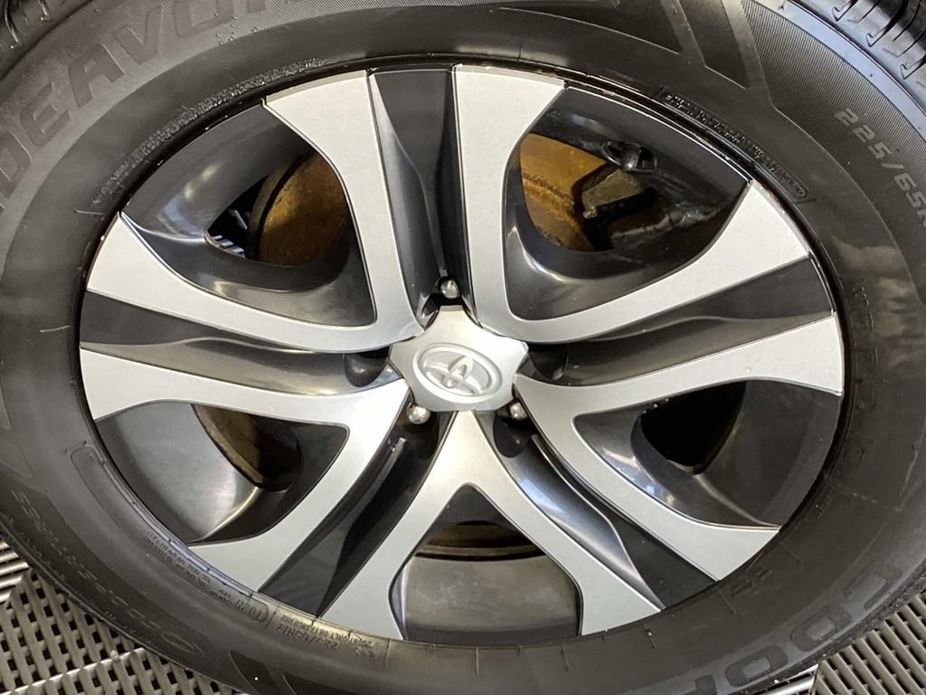 Used 2018 Toyota RAV4 LE w/ All Weather Liner Package AWD/4WD image 27