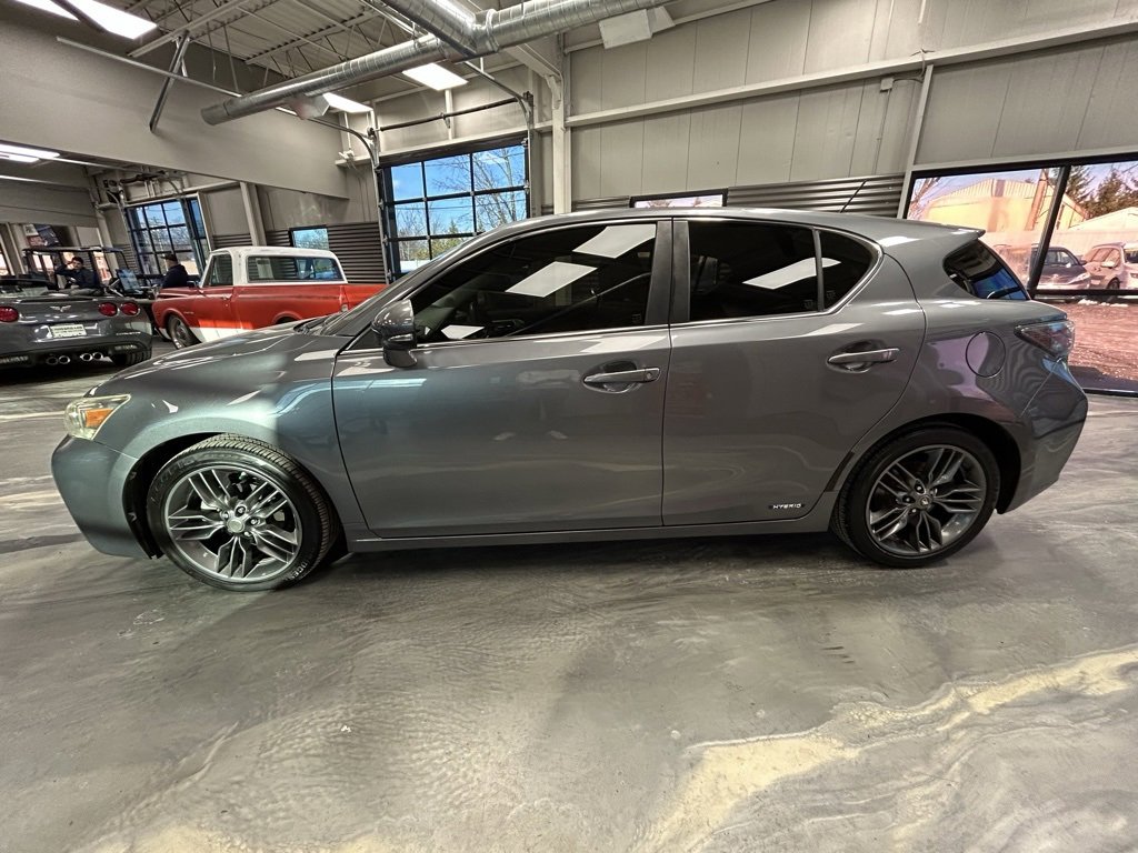 Used 2012 Lexus CT 200h Premium image 32