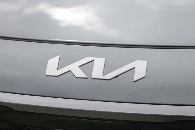 New 2026 Kia Niro Wind FWD image 13