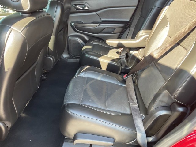 Used 2019 GMC Acadia SLT image 13