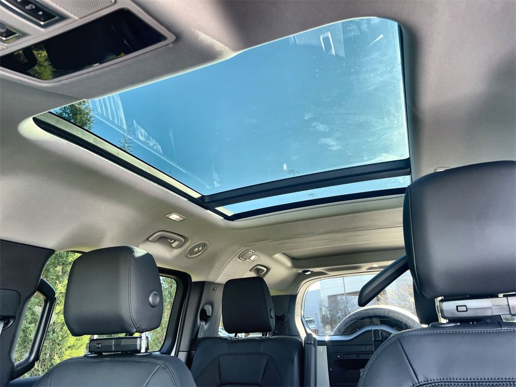 Used 2026 Land Rover Defender 130 S image 20