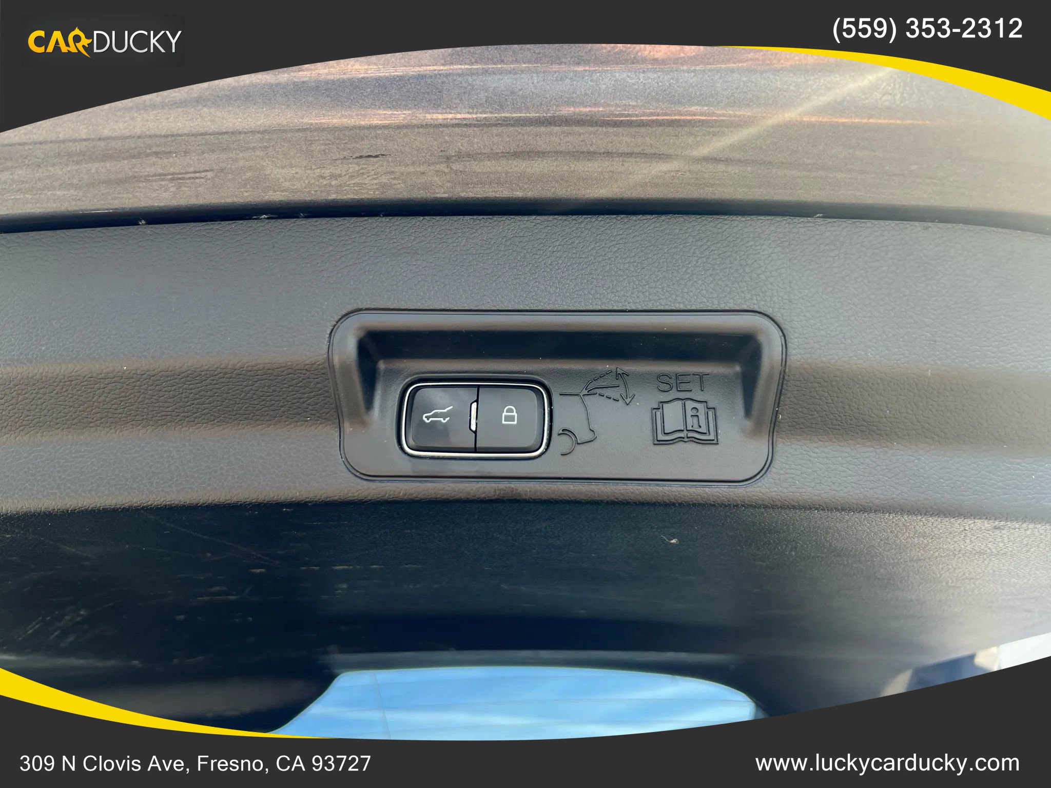 Used 2020 Ford Explorer XLT image 28