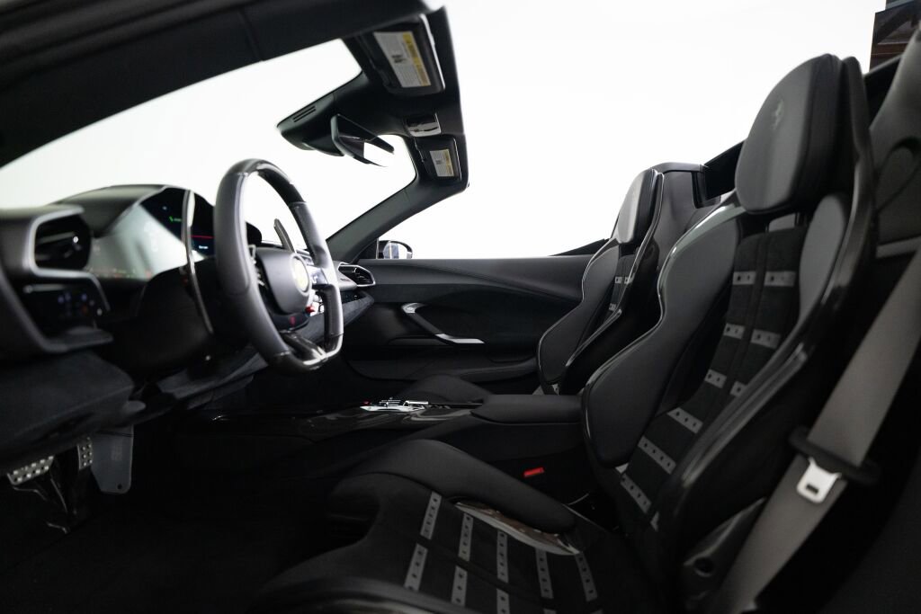 Used 2025 Ferrari 296 GTS image 34